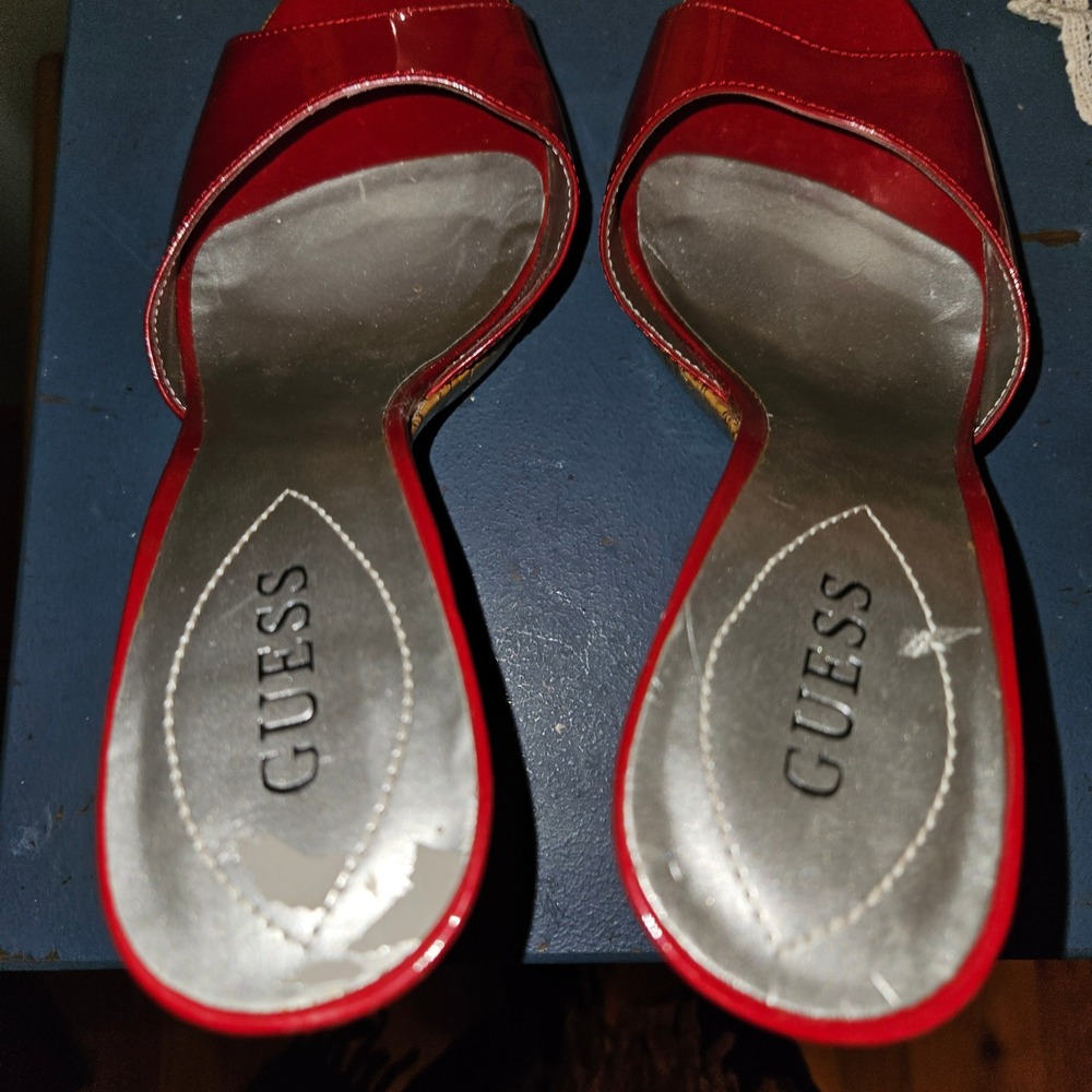 Guess Red Patent Platform Heels Size 8 – Bold Fashion Statement - Picture 7 of 11